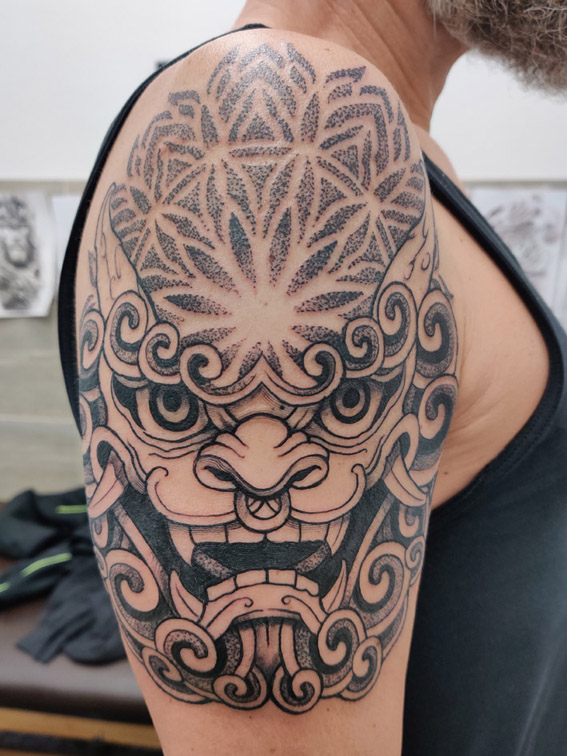 Dotwork Tattoo mit feiner Punktschattierung aus Berlin
