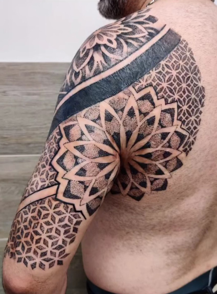Brandnarbe Cover-Up in Berlin – Verbrennungen und Unfallnarben optimal kaschieren bei Tiba Tattoo